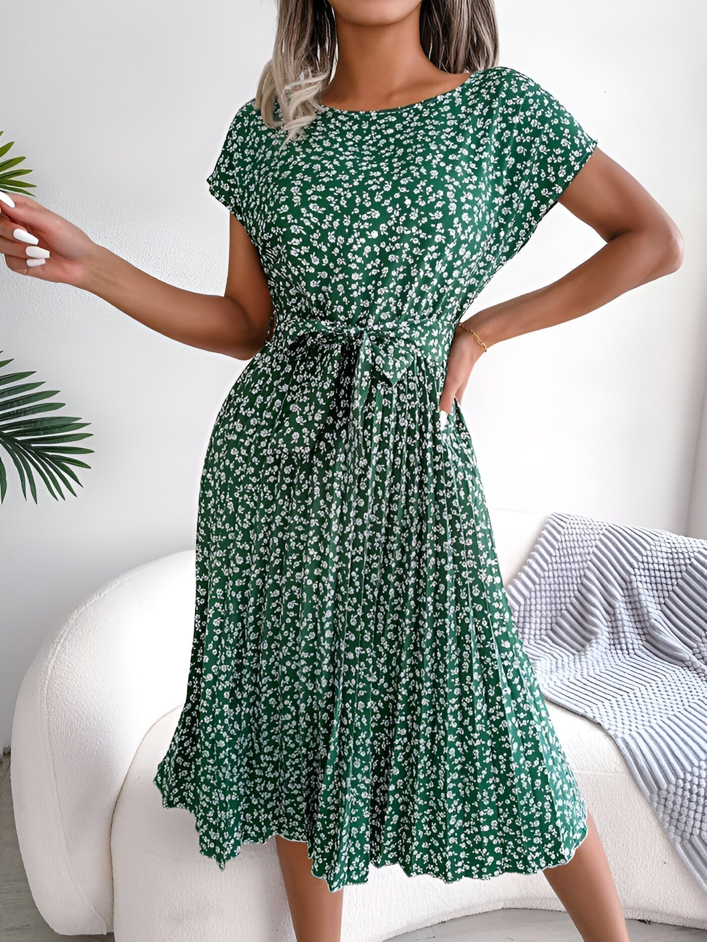 Women's Pleated Midi Dress Round Neckline - Vonnera