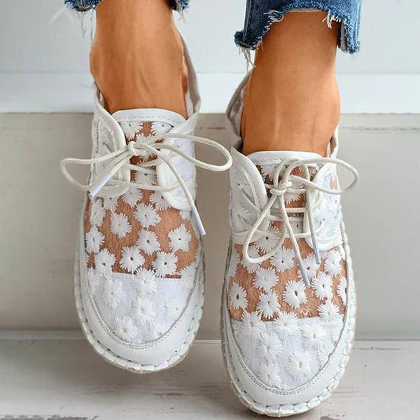 Women's Embroidered Sneakers - Vonnera