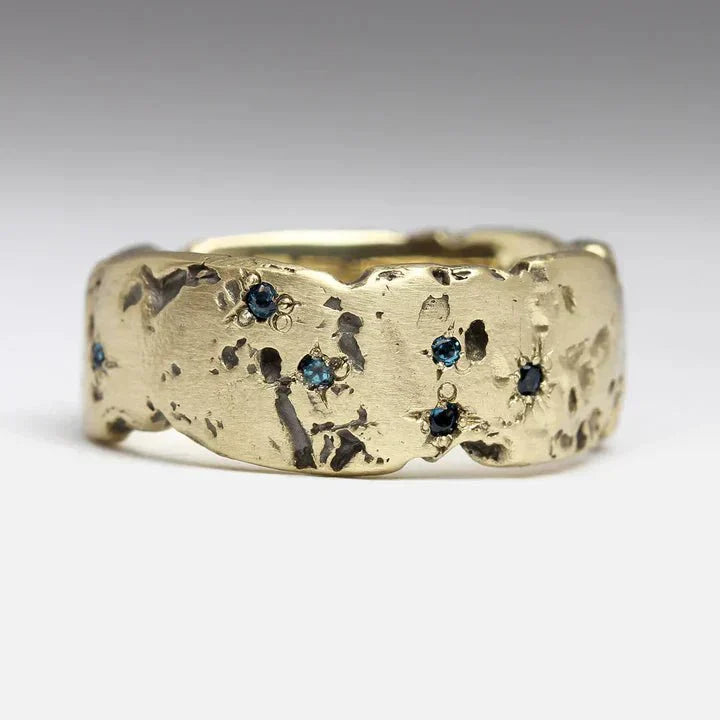 Gold Ring Blue Crystal Inlay Vintage Hammered Design - Vonnera