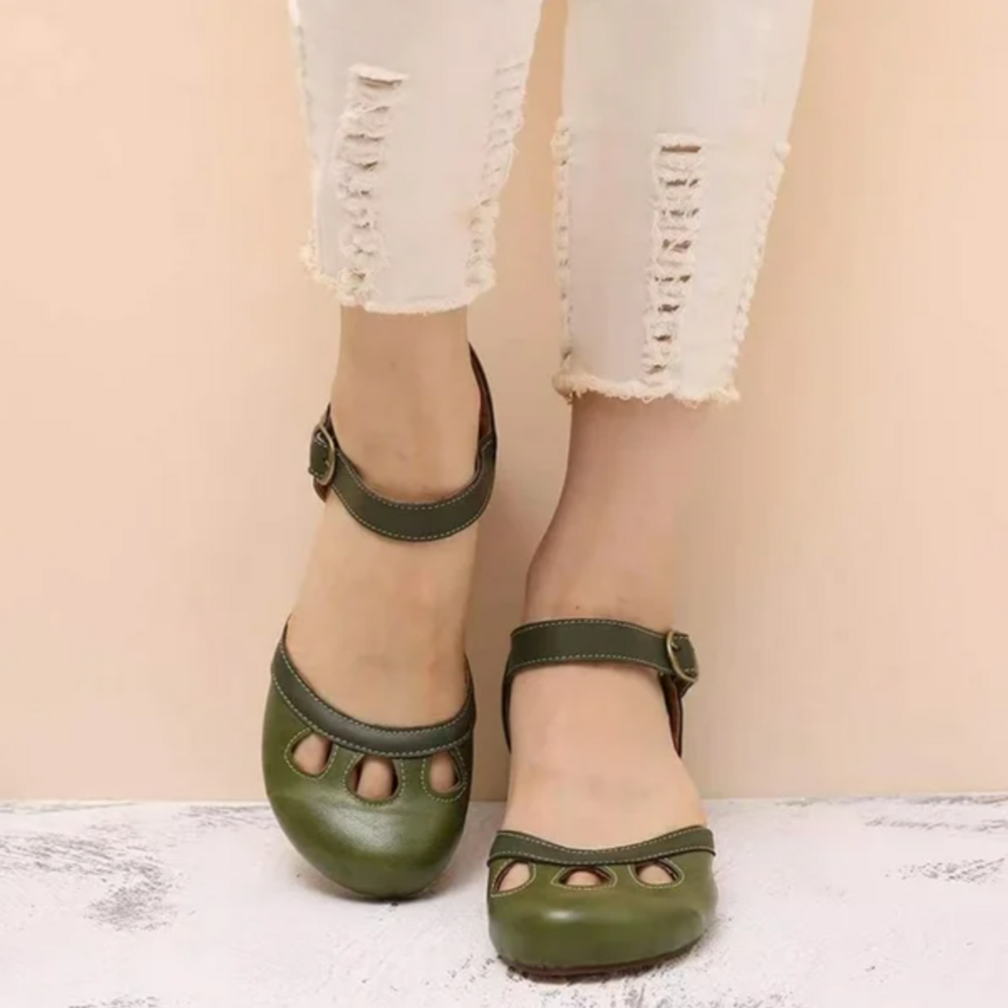 Women's Low Heeled Comfort Sandals - Vonnera