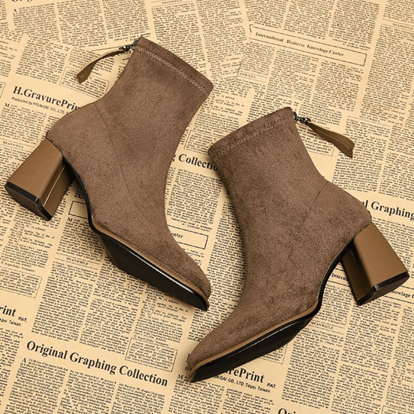 Women's Ankle Boots Rear Zipper Heel Style - Vonnera